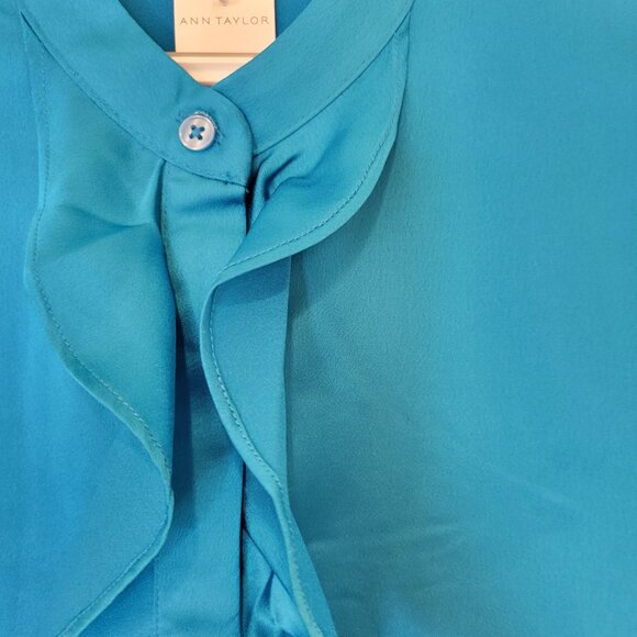 ANN TAYLOR SLEEVELESS RUFFLE BLOUSE SZ M NWT - Picture 2 of 10